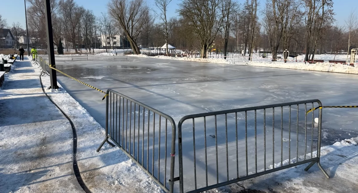 Lodowisko w Parku Tysiąclecia gotowe od piątku. Wyjaśniamy, jak działa zimowa ślizgawka