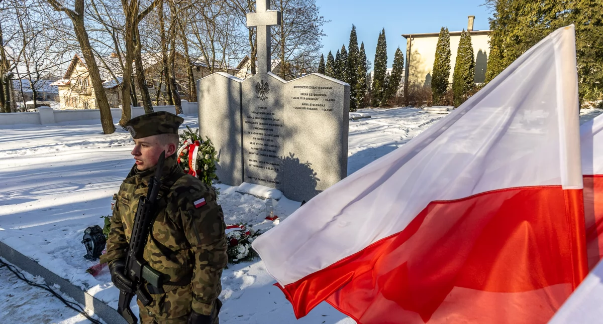 Poświęcono pomnik na mogile około 700 ofiar niemieckich zbrodni wojennych