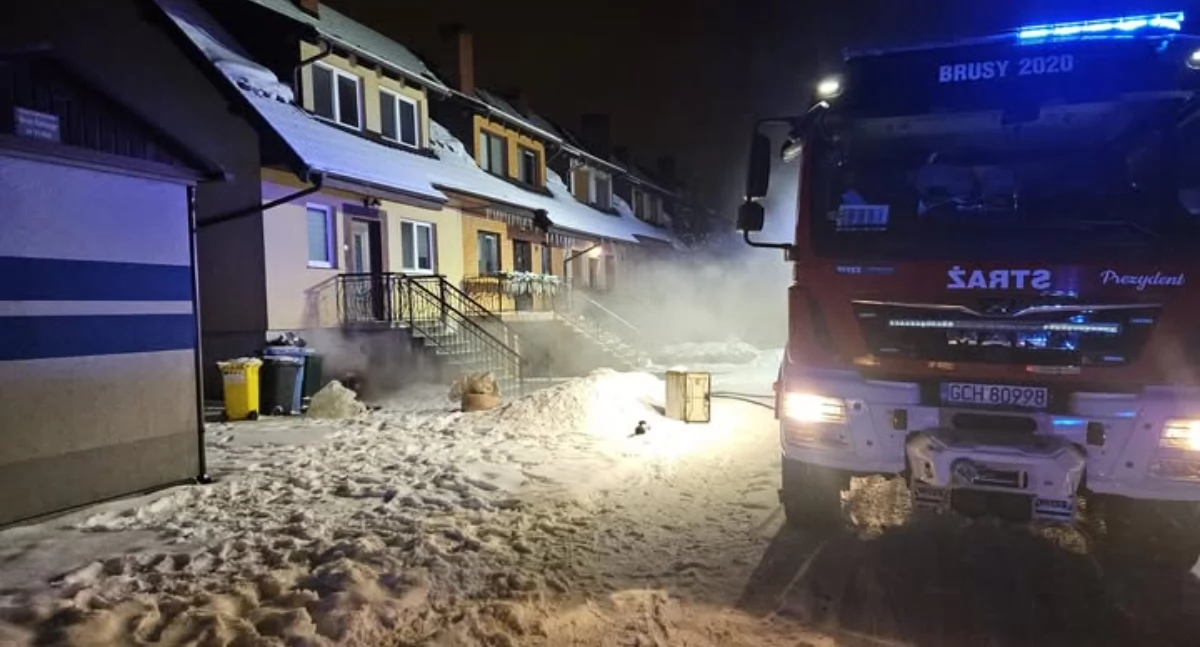Pożar opału w piwnicy budynku mieszkalnego w Brusach. Interweniowali strażacy