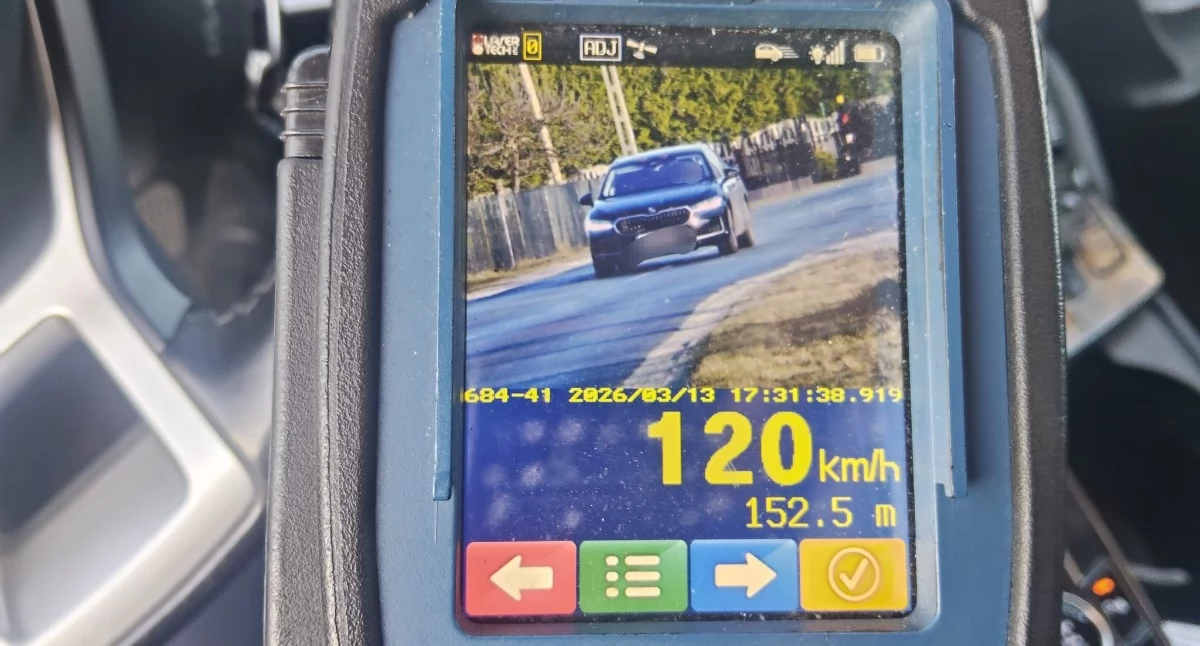 120 km/h w Leśnie. Kierowca stracił prawo jazdy na trzy miesiące