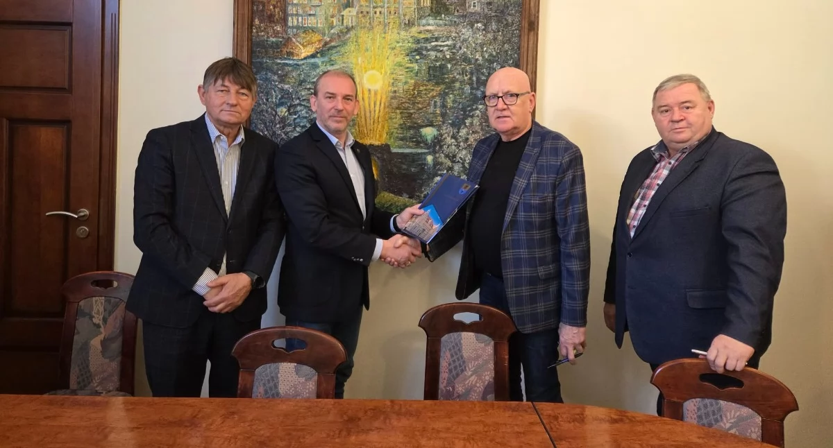 Nowa nawierzchnia i droga dla rowerów. Rozbudowa odcinka do Nowej Cerkwi