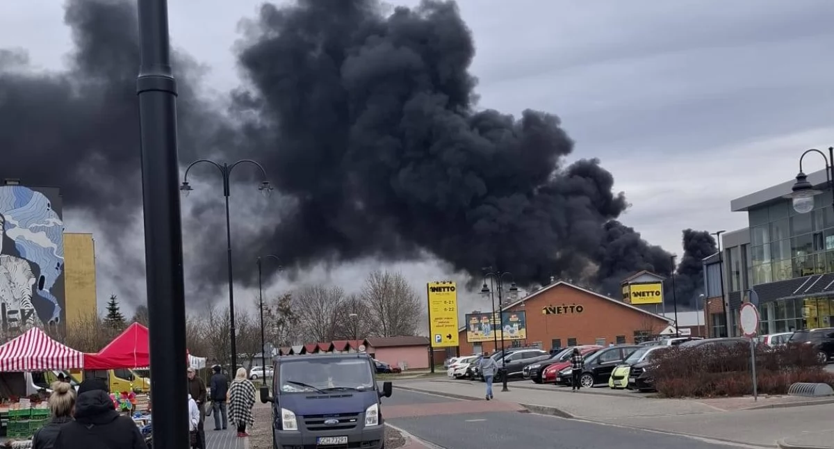 Pożar marketu w Czersku. Policja wskazuje możliwą przyczynę