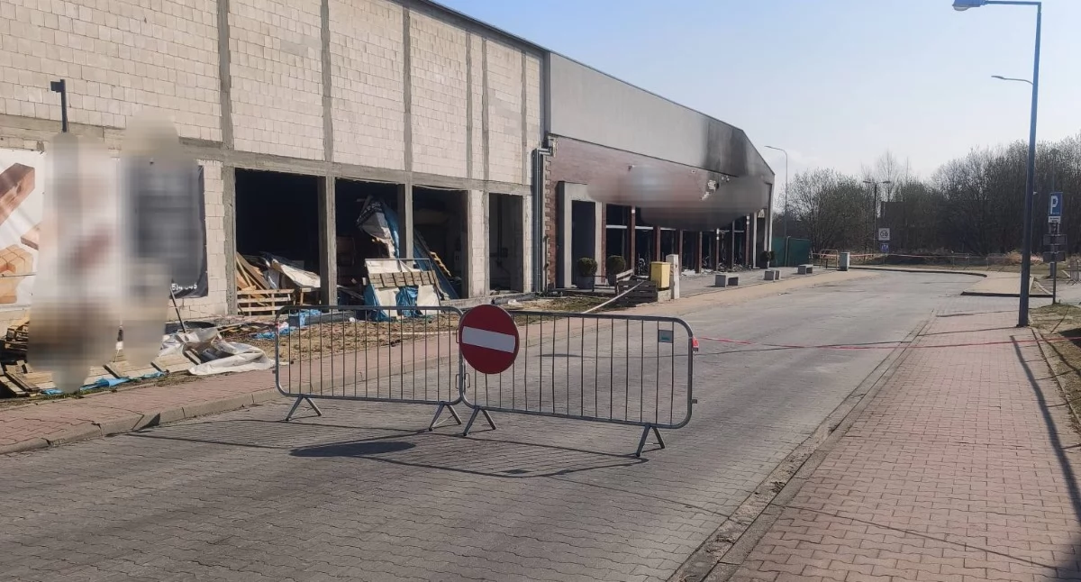 Teren po pożarze nadal groźny. Policja prowadzi czynności w Czersku