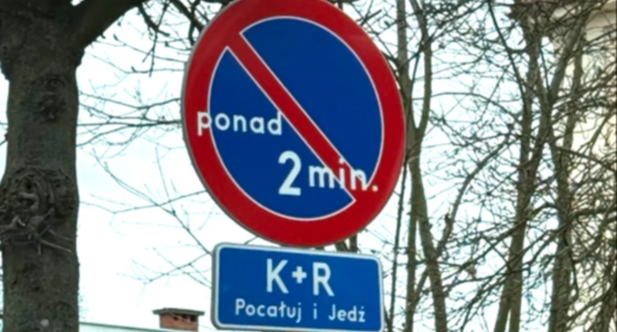 Strefa Kiss & Ride przy II LO w Chojnicach wywołała spór. Powiat zapowiada zmiany