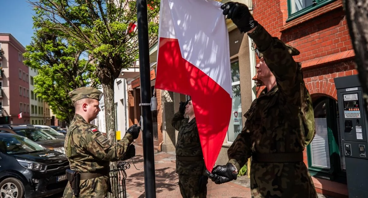 Wspólne świętowanie Dnia Flagi w Chojnicach. Będą rozdawane biało-czerwone flagi