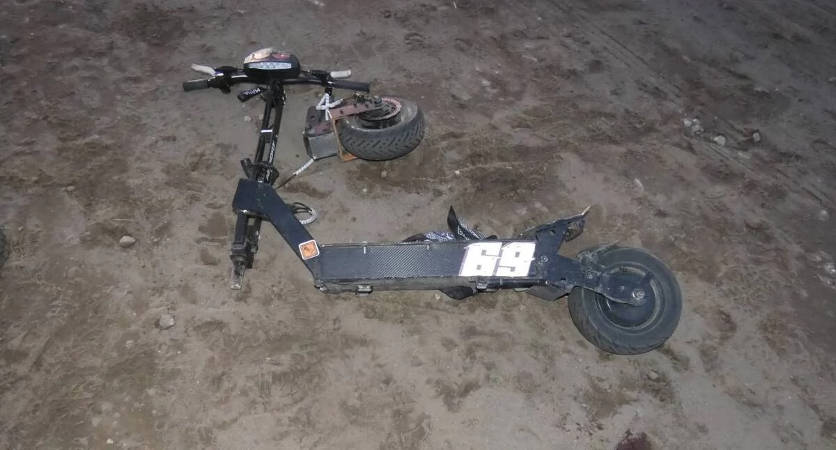 Wypadek hulajnogi elektrycznej. 16-letnia dziewczyna uderzyła głową o drogę