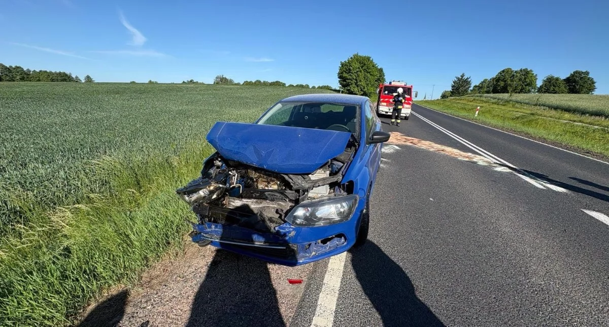 Kolizja dwóch volkswagenów za Silnem. Droga do Tucholi jest już całkowicie przejezdna