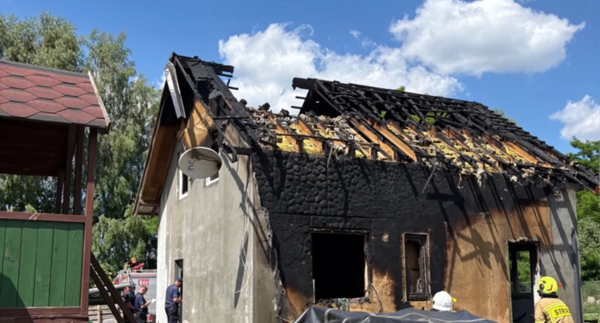Stracili córkę i dach nad głową. Ruszyła zbiórka na budowę nowego domu dla pogorzelców z Czarnej Wody