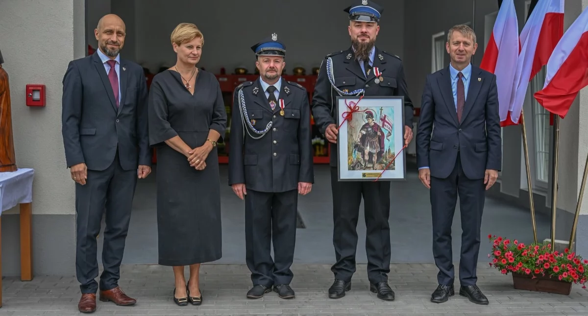 Ponad wiek czekania na strażacki dom. Druhowie z Czapiewic mają nowoczesną remizę