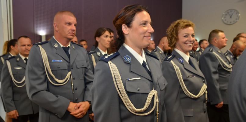 Policyjne święto. Były życzenia i awanse (FOTO)