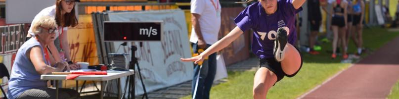 Biegali, skakali i rzucali w Chojnicach na mityngu LA (GALERIA)