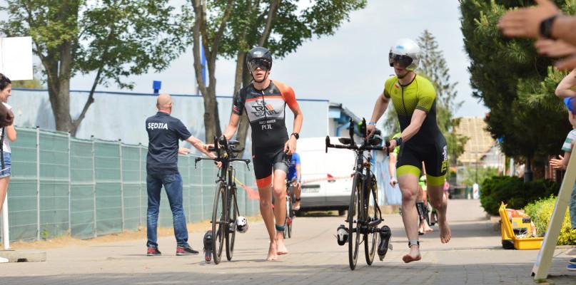 Tak triathloniści walczyli w Charzykowach (GALERIA)