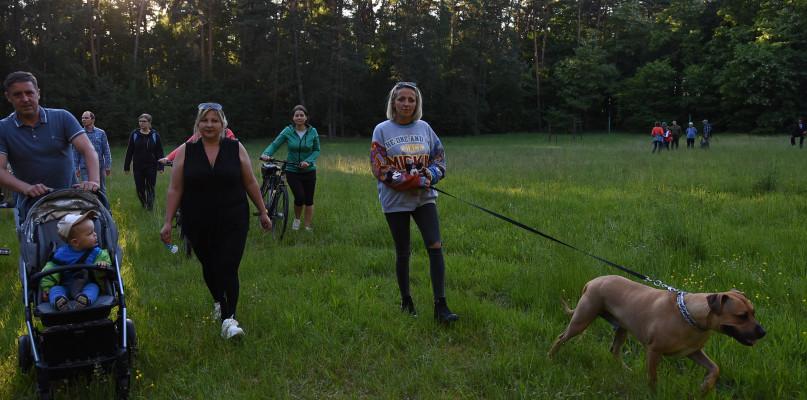 Spacer w obronie Lasku Miejskiego (FOTO)