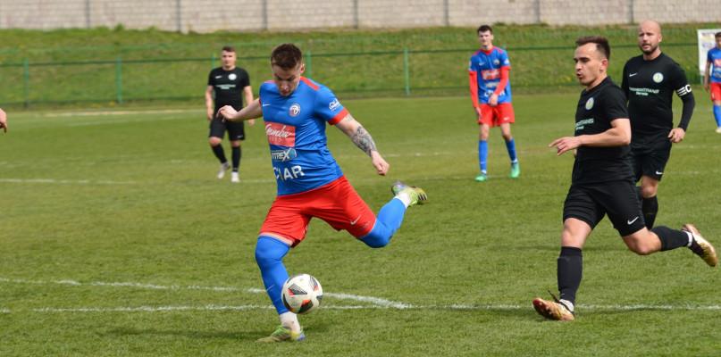 Remis po zebraniu. Kolejarz Chojnice - Błękitni Stare Pole 1:1 (GALERIA)