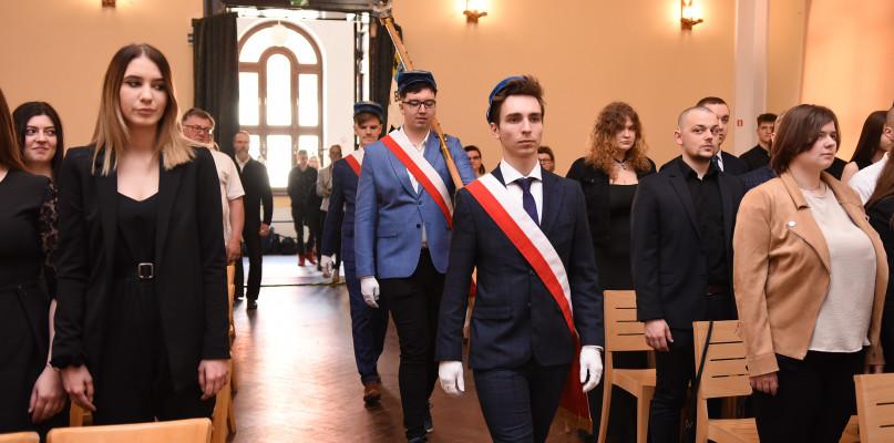 Maturzyści odebrali świadectwa (GALERIA)
