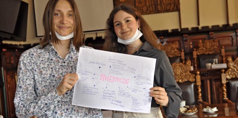 Chcą szybkiej kolei i nowej hali sportowej