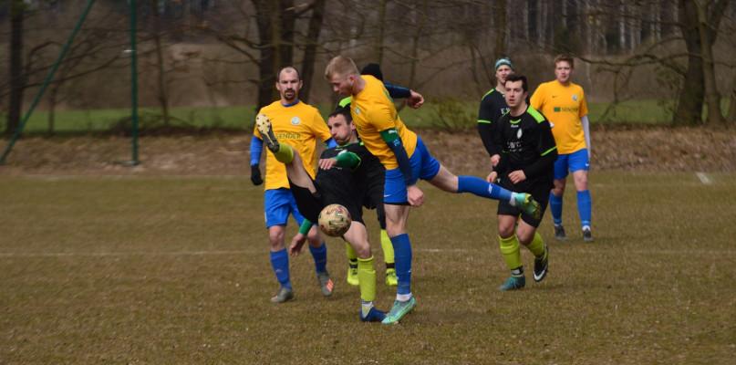 Kolejne mecze w B-klasie. Dziewięć goli w Łęgu (GALERIA)
