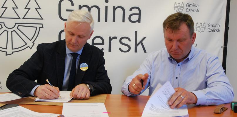 Gmina Czersk podpisała umowę na budowę boiska