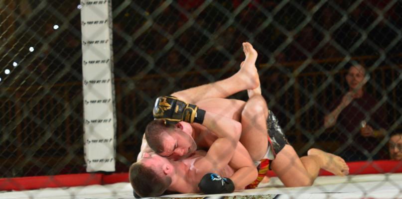 Gala MMA w Chojnicach. Były emocje, krew i nokauty (GALERIA)