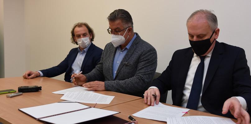 Wojewoda przekazał pieniądze na chojnicką lecznicę
