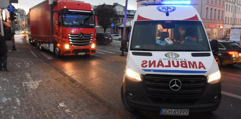 Ciężarówka potrąciła pijanego pieszego (FOTO)