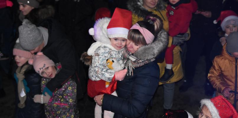 Mikołaj i kiermasz charytatywny w Konarzynach (FOTO)