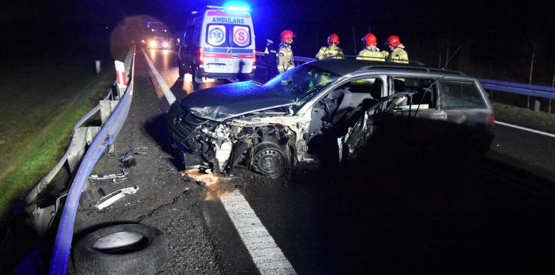 Zderzenie osobówki z busem na obwodnicy (FOTO)
