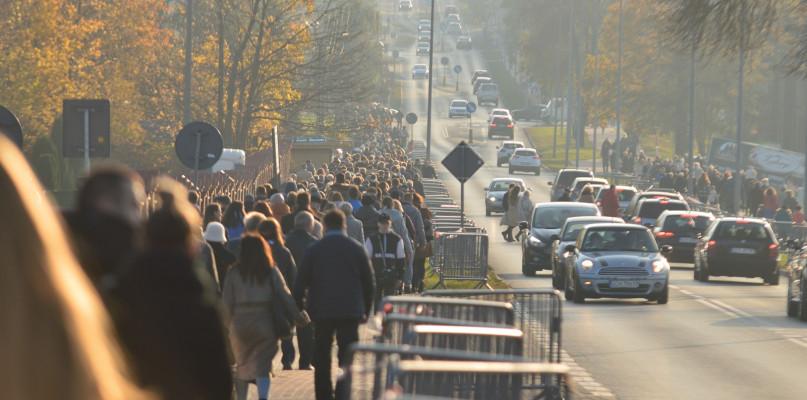 Wszystkich Świętych w Chojnicach. Wierni odwiedzali cmentarze (GALERIA)