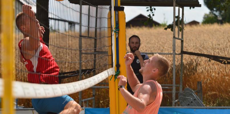 Roszyk i Wawer najlepsi w turnieju siatkówki plażowej (GALERIA)
