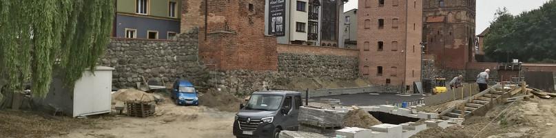 Fosa droższa o 400 tys. zł