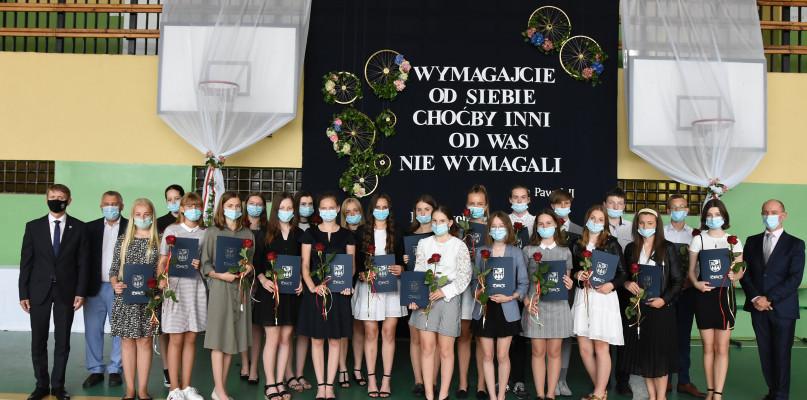 Stypendia dla najzdolniejszych ósmoklasistów (FOTO)