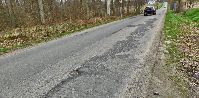Spadli z pierwszego na trzecie miejsce