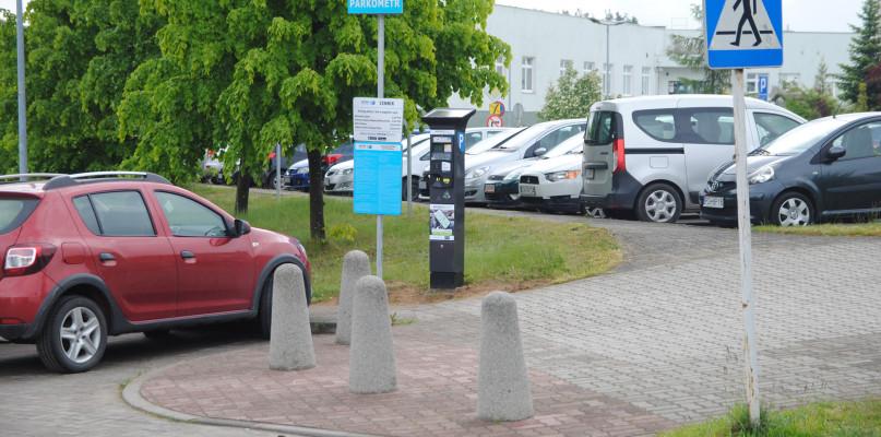 Trzy złote za godzinny postój pod szpitalem