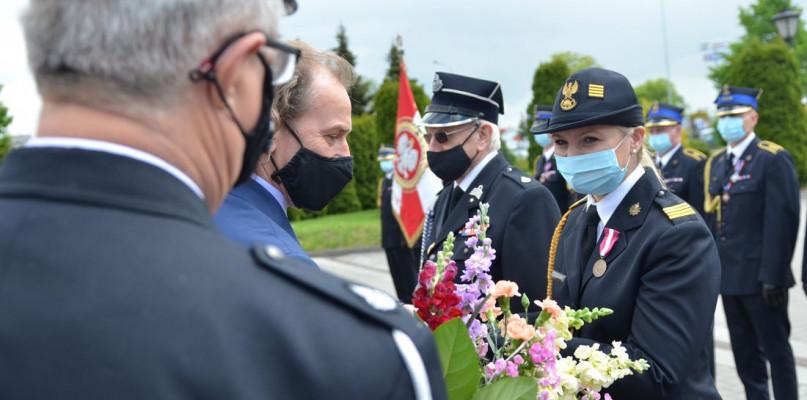 Strażacy świętowali. Odebrali odznaczenia i awanse (GALERIA)