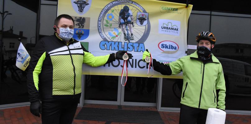 Rowerzyści grają z orkiestrą Owsiaka