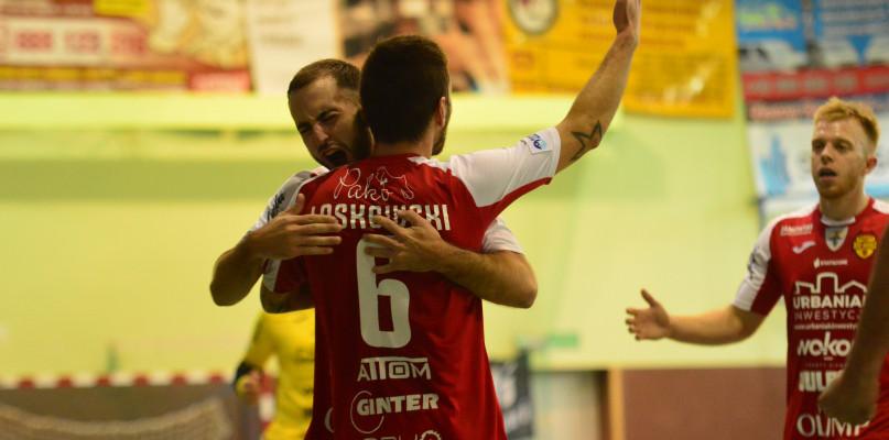 Red Devils gra w sobotę z Orłem. Gatta wycofana z ligi