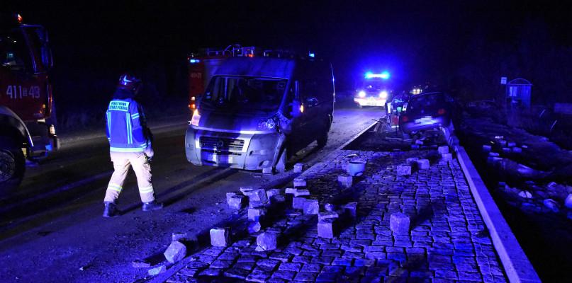 Volkswagen wjechał w pracowników drogowych (FOTO)