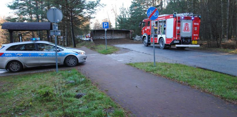W Drzewiczu przewróciła się ciężarówka (FOTO)