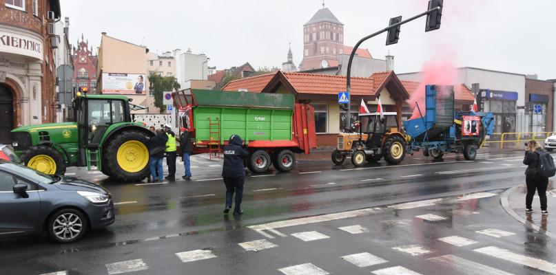 Zablokowane Chojnice i burak dla posła (FOTO)