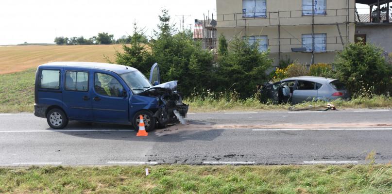 Zderzenie dwóch aut w Gacniku