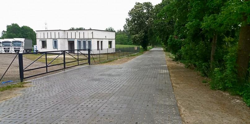 Położą na drogach tysiące płyt