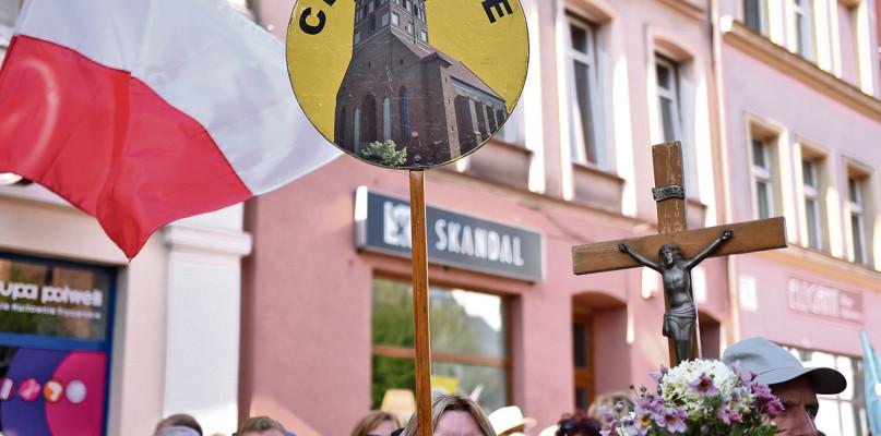 Pielgrzymka bez grania i śpiewania