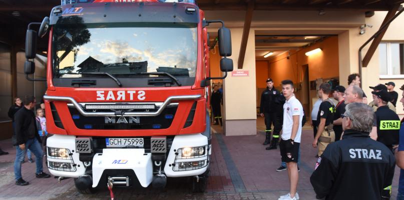 Nowy wóz OSP w Charzykowach (FOTO)
