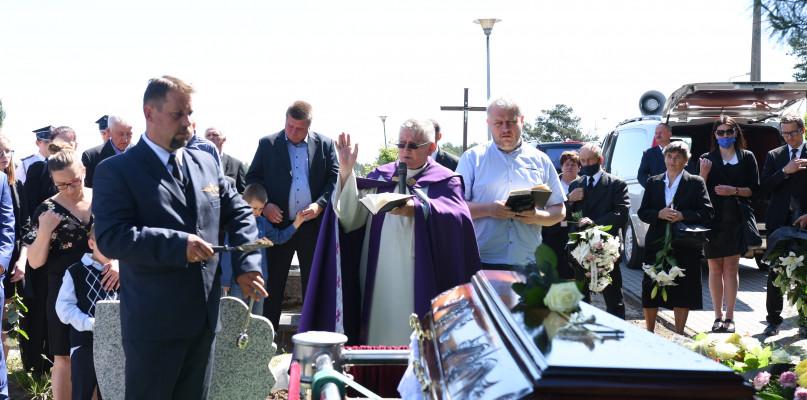 Pogrzeb długoletniej sołtys Charzyków (FOTO)