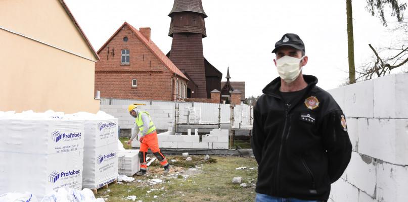 W Leśnie budowana jest remiza strażacka
