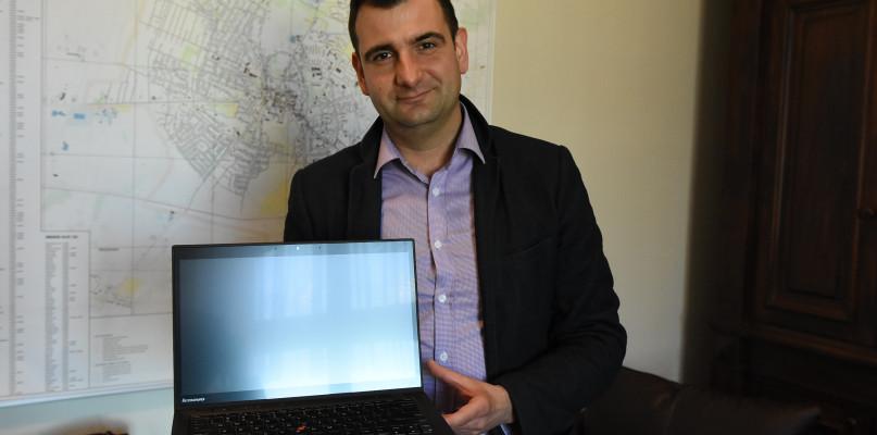 Laptopy dla radnych są już w ratuszu