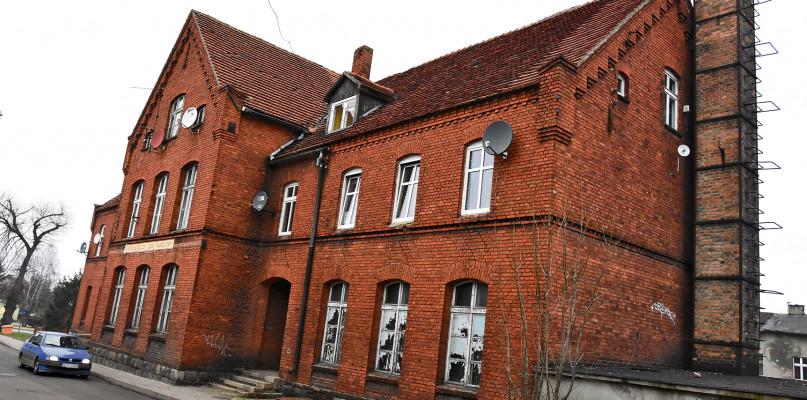Co z mieszkańcami byłej szkoły w Brusach?