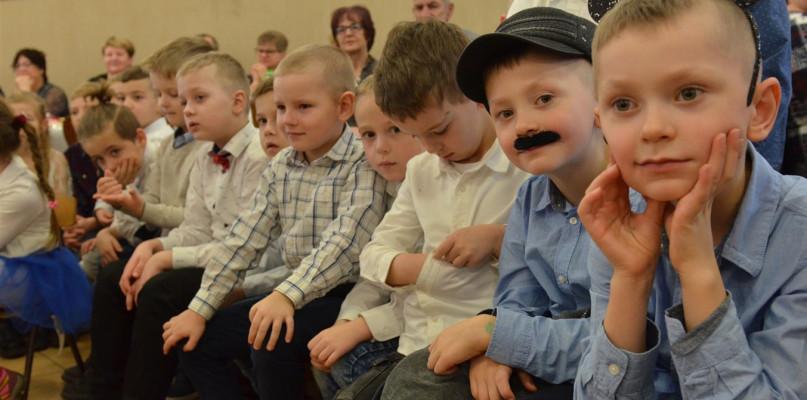 Maluchy wystąpiły w Kłodawie na Dzień Babci i Dziadka