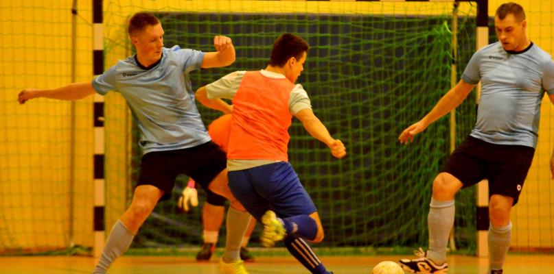 Liga w Charzykowach. W sobotę ostatnie mecze grupowe (GALERIA)