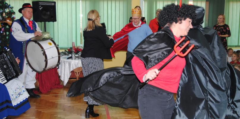 Najmłodszych z Bajki odwiedził gwiazdor (FOTO)